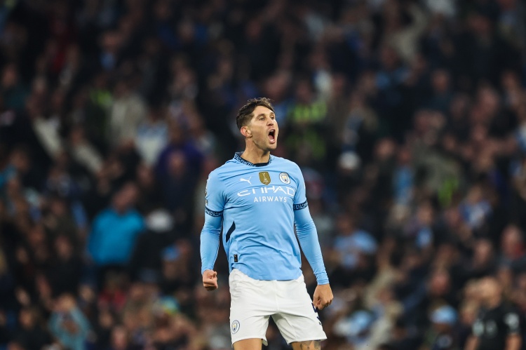 幸运水果机-法尔克：斯通斯并不是拜仁今夏中后卫引援的首选，但会关注